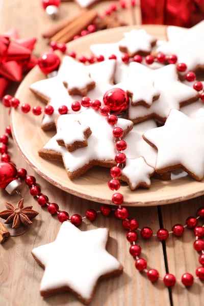 คุกกี้ขนมปังขิงคริสต์มาสสีขาว — ภาพถ่ายสต็อก
