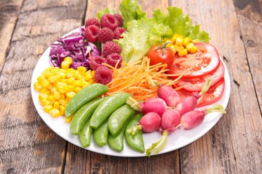 Gökkuşağı vejetaryen salata