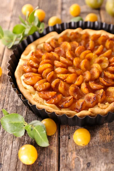 Pflaumenkuchen gebacken — Stockfoto