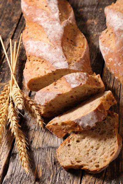 Frisch gebackenes Brot — Stockfoto