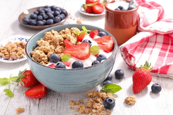 Café da manhã saudável com frutas — Fotografia de Stock