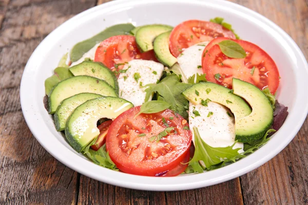 Insalata di pomodoro e avocado — Foto Stock