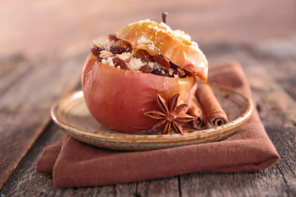 Baked apple and spice — Stock Photo, Image