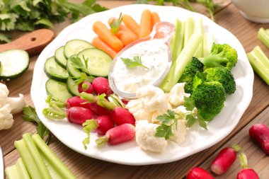 Gökkuşağı vejetaryen salata