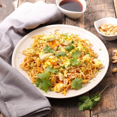 Asya kızarmış pilav