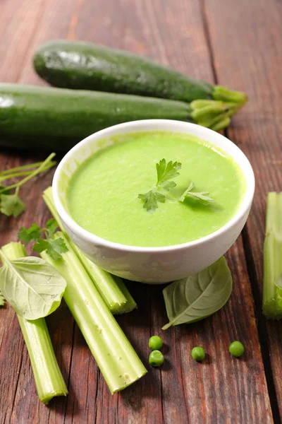 Sopa verde saludable —  Fotos de Stock