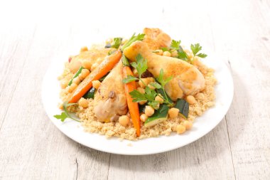 Baharat ile pişmiş tavuk