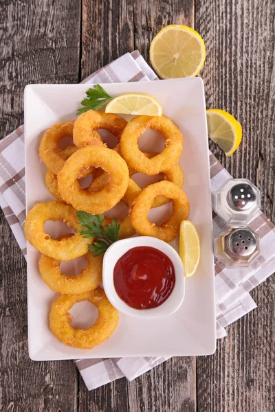 Anillos de cebolla o calamares —  Fotos de Stock