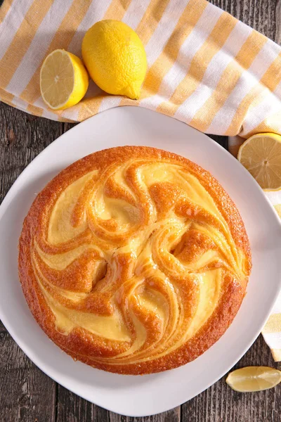Zitronenkuchen gebacken — Stockfoto