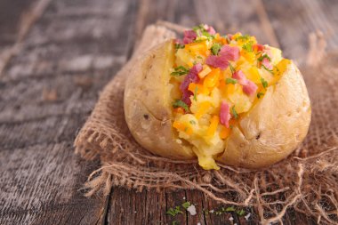 patates sosis ve peynir ile