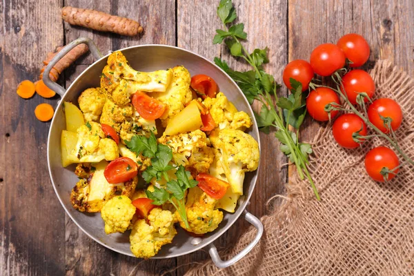 Coliflor y verdura horneadas — Foto de Stock