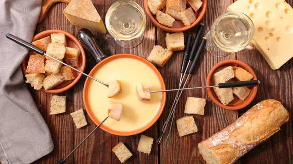 Cheese fondue with ingredient — Stock Photo, Image