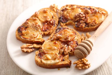 Kahvaltı gevrek ekmek sandviç