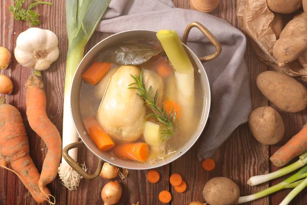 Sopa de frango e legumes — Fotografia de Stock