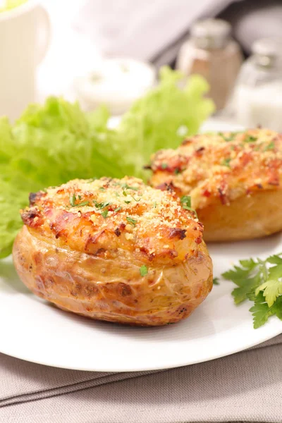 Patatas con queso y tocino —  Fotos de Stock