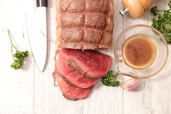 Gebackenes Roastbeef — Stockfoto