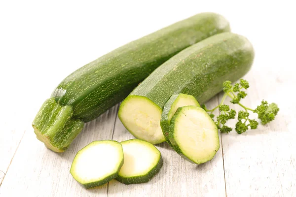 Zucchine crude affettate — Foto Stock