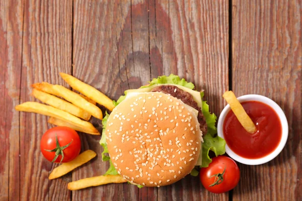Hamburger en friet — Stockfoto
