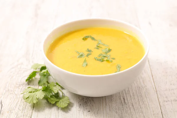 Schüssel mit Gemüsesuppe — Stockfoto