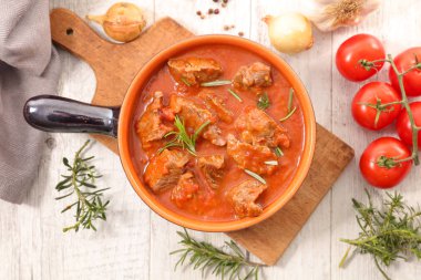 gulaş, tavada güveç et