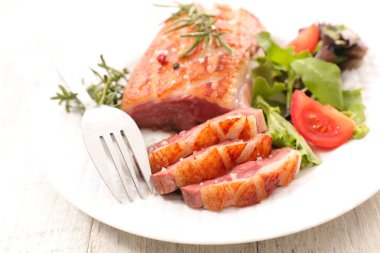 Kızarmış ördek fileto 