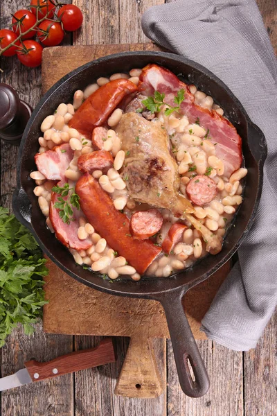 Cassoulet, beans with bacon — стоковое фото