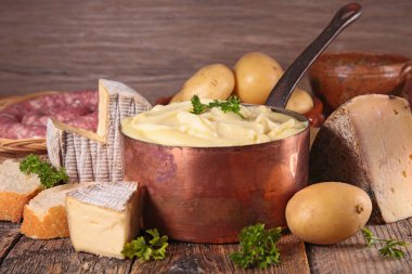 aligot masada malzemelerle