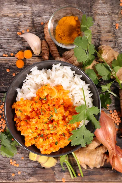 Arroz y lentejas, plato indio —  Fotos de Stock