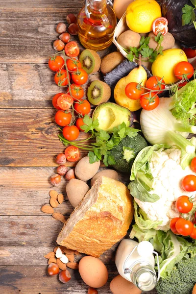 Sağlıklı çiğ gıda ürün çeşitliliği — Stok fotoğraf