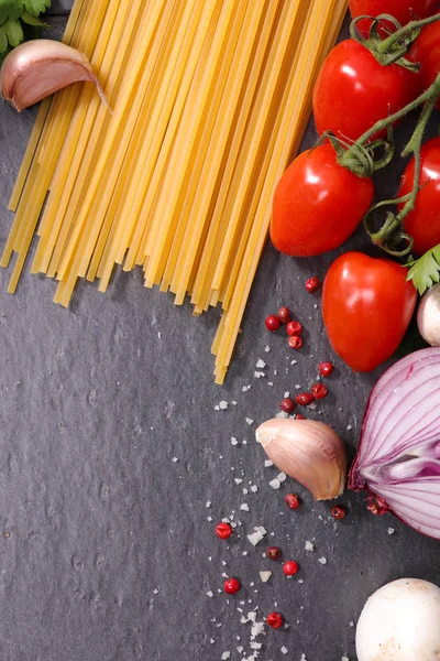 Madde ile ham spagetti