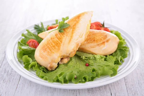 Fried chicken breast and salad — Stock Photo, Image