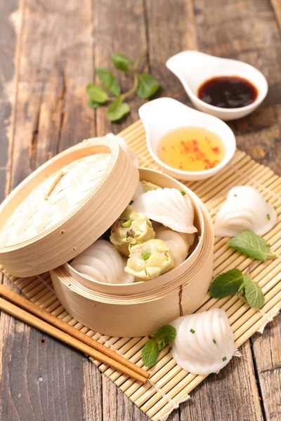 Dim sum dumplings, Chinese-Thai cuisine — Stock Photo, Image