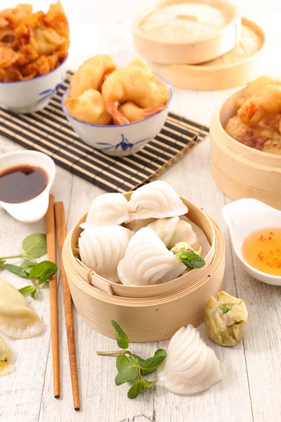 Verscheidenheid aan Aziatische gerechten — Stockfoto