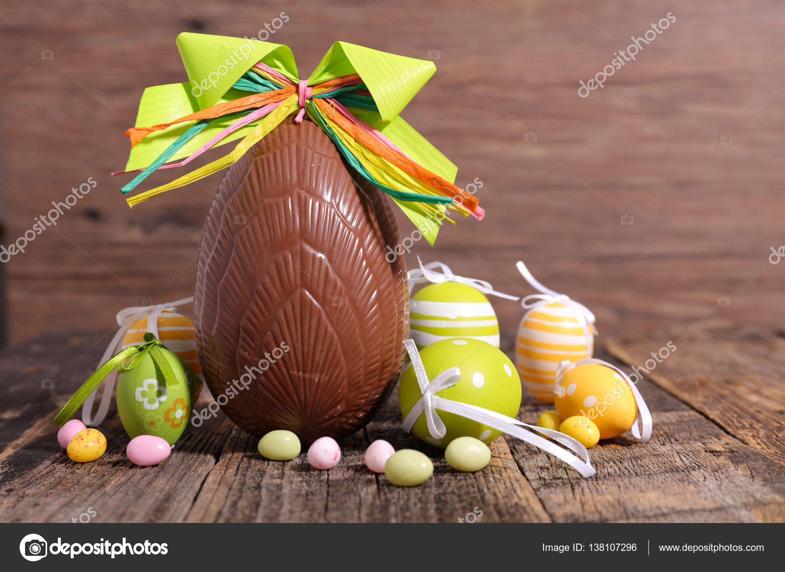 Chocolate easter egg — Stock Photo © studioM #138107296