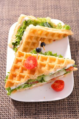 iki tane gözleme sandviç