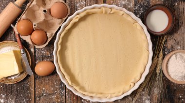 tart için çiğ hamur