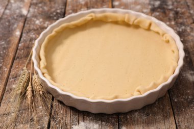 tart için çiğ hamur