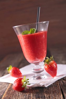 taze berry smoothie