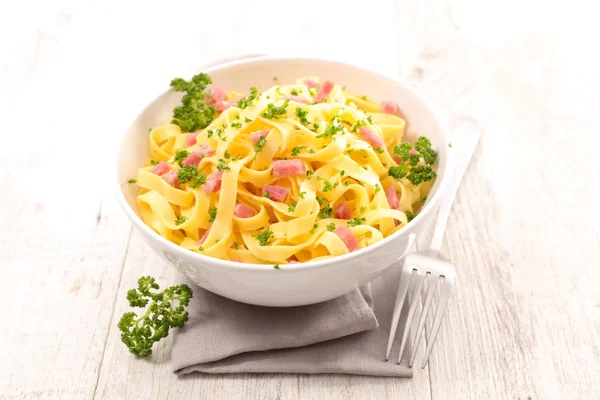 Tagliatelle Alla carbonara — Stockfoto