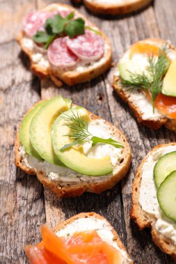 Etli ekmek tostları