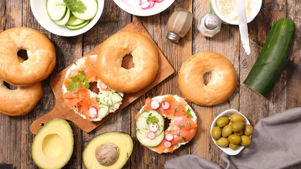 Bagel sandwiches on table — Stock Photo, Image