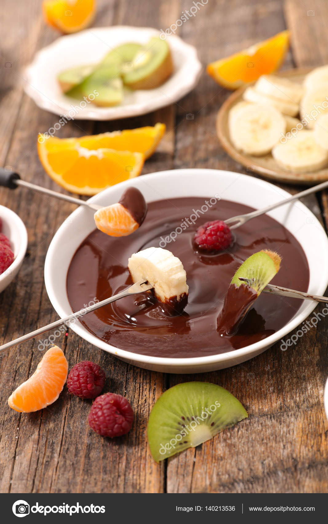 Schokoladenfondue mit Früchten - Stockfotografie: lizenzfreie Fotos ...