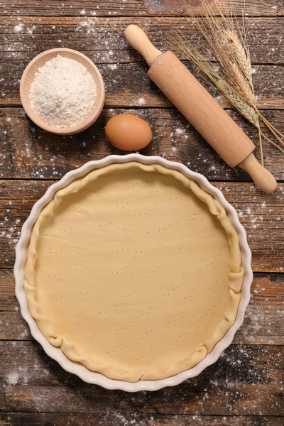 Raw dough in plate — Stock Photo, Image