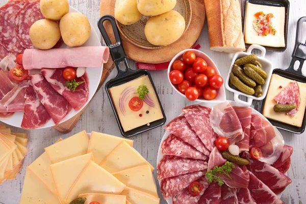 Festa de queijo raclette — Fotografia de Stock