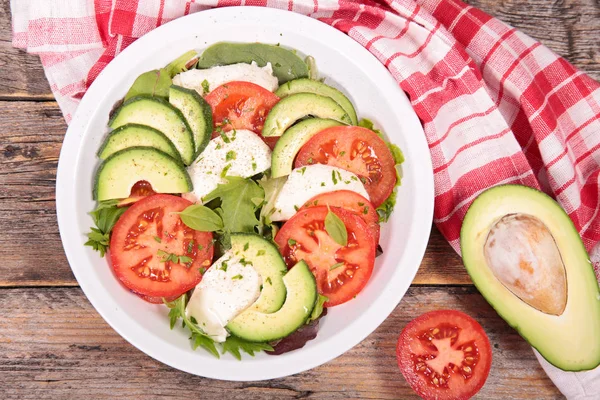 Salada de tomate e mussarela — Fotografia de Stock