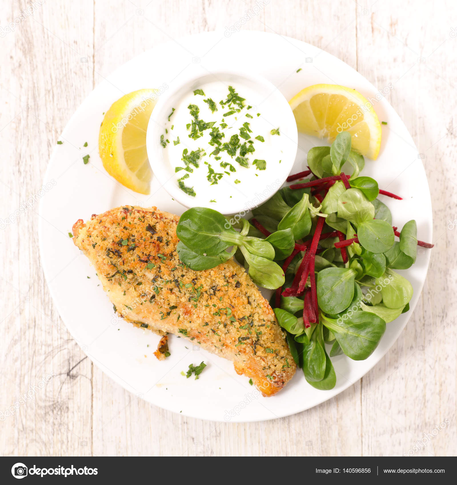 Tavuk göğsü ile sıcak salata hazırlamak nasıl Tavuk göğsü ile sıcak salata hazırlamak nasıl