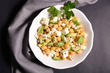 nohut ve Avokado salatası