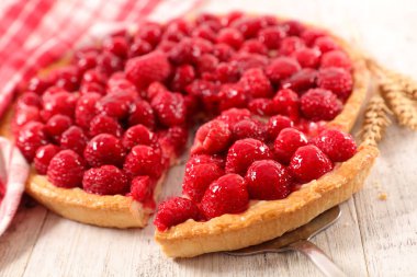 ev yapımı frambuazlı pasta