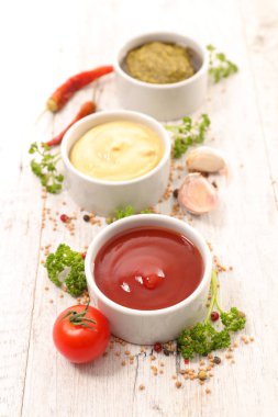 çeşitli DIP ve sos 
