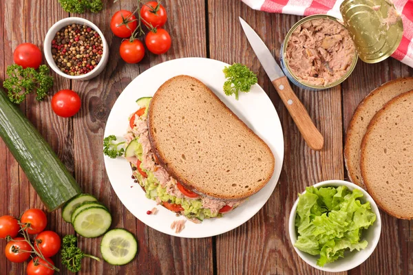 Tasty sandwich with tuna — Stock Photo, Image
